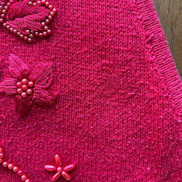 Requirements women’s red beaded Christmas sweater vest size large​​ - Picture 7 of 9